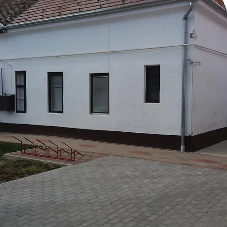 Mishelapart * Keszthely